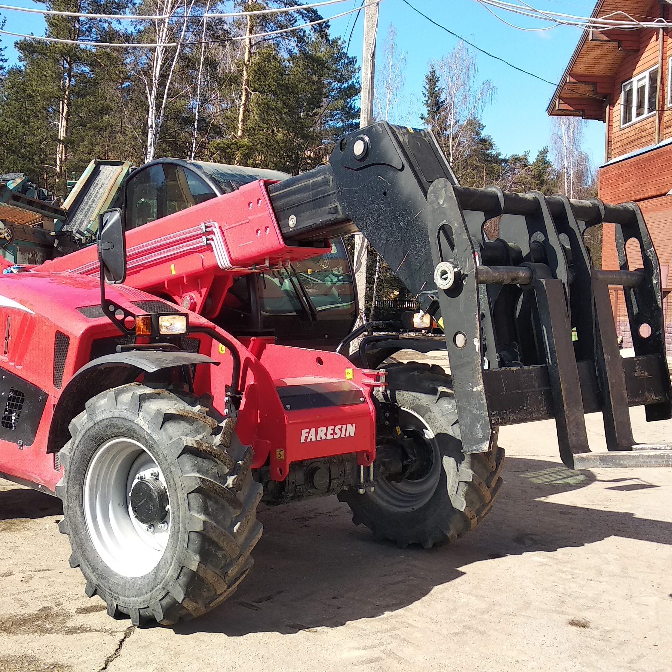 Погрузчик телескопический Faresin FH 7